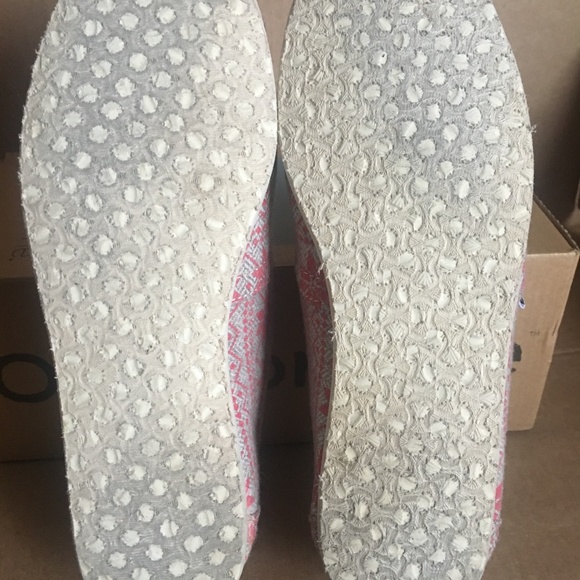 Toms Red Oatmeal Snowflake Women's Classics - Picture 3 of 7